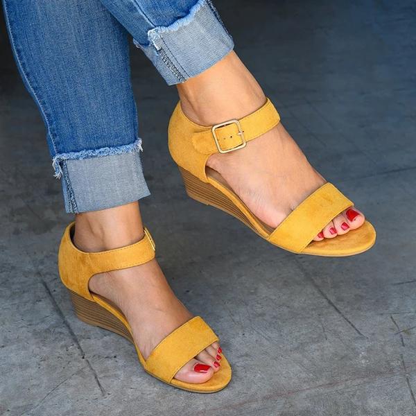 Nelly Designers | Damen Keilsandalen mit Knöchelriemen