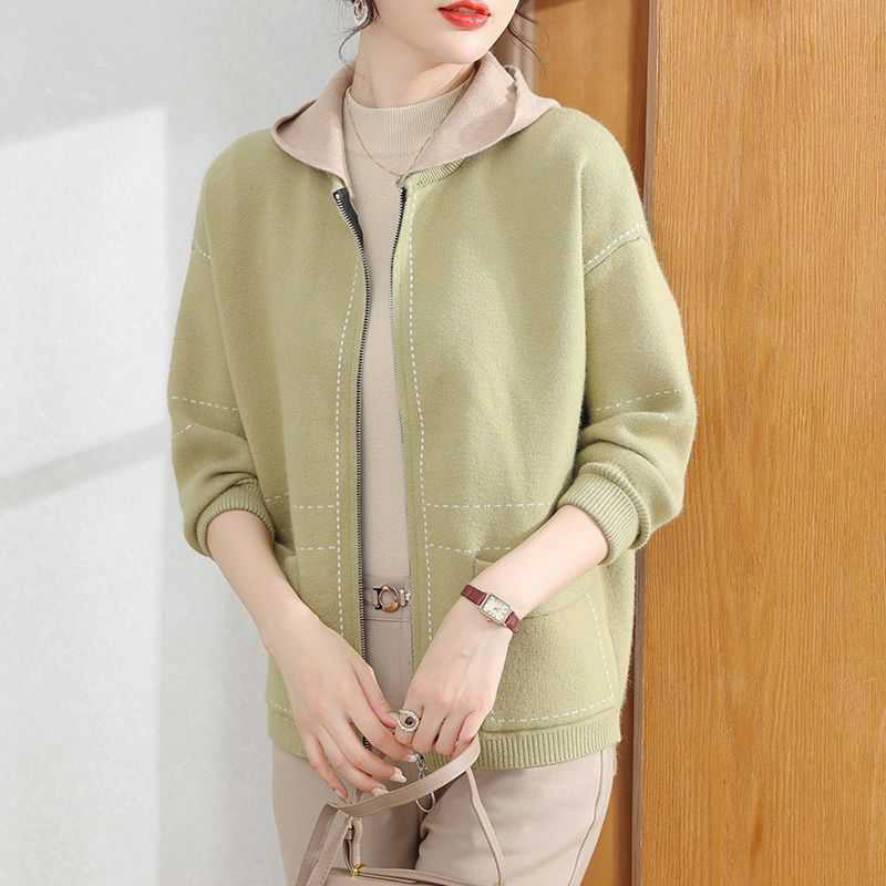 MW | Schlichte und stilvolle Winter-Strickjacke