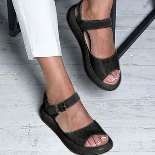 Nelly Designers | Orthopädische flache Sandalen mit Peep Toe