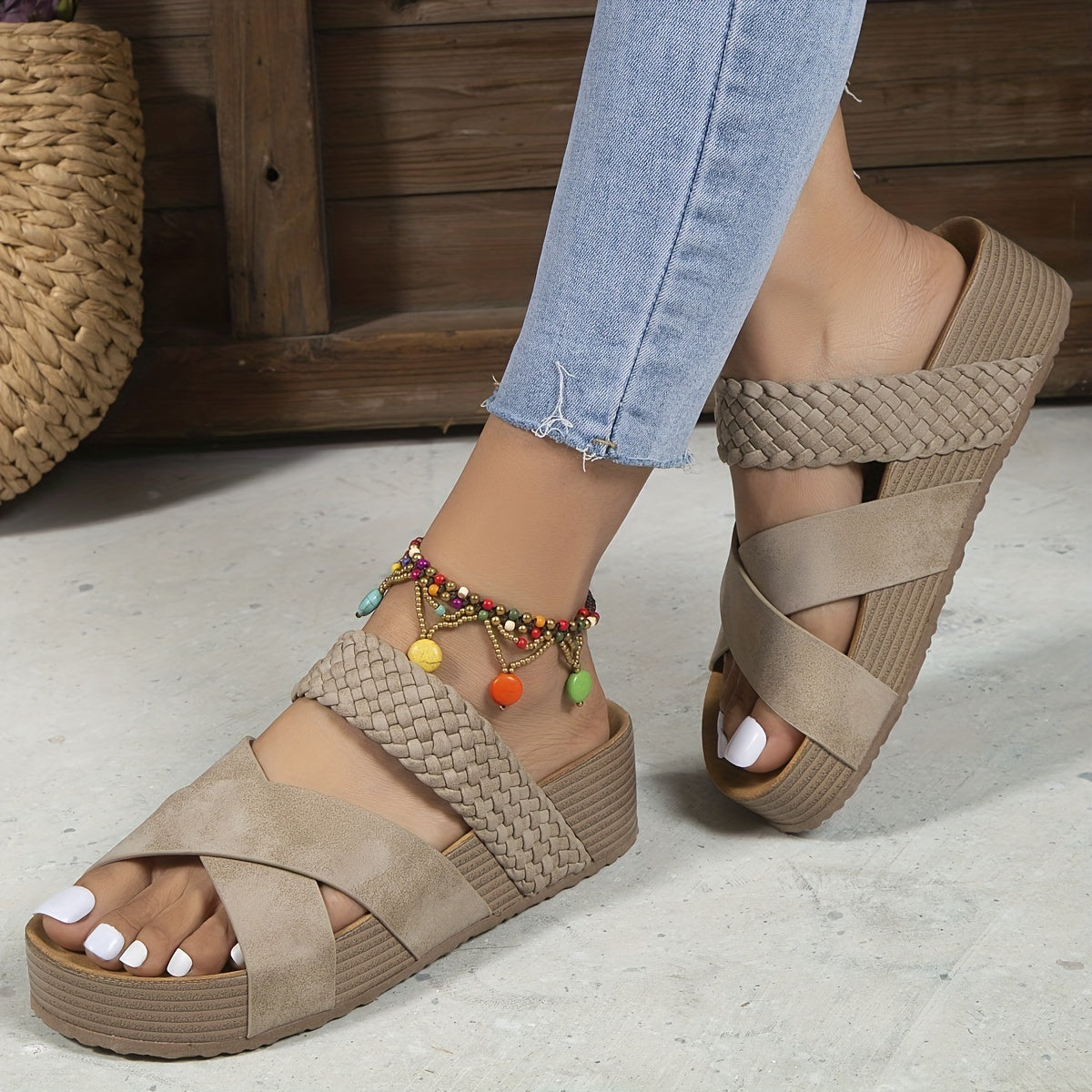 Nelly Designers | Geflochtene Detail Criss Cross Plateau Hausschuhe