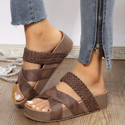 Nelly Designers | Geflochtene Detail Criss Cross Plateau Hausschuhe