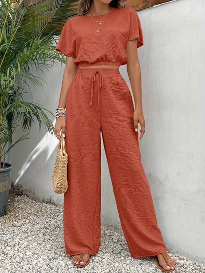 MW | Schickes Crop-Top-T-Shirt und hochtaillierte Hose für Frauen